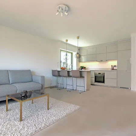 Modern Family 5 Min To +pool +garage *