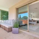 Апартаменты Modern Family 5 Min To +pool +garage