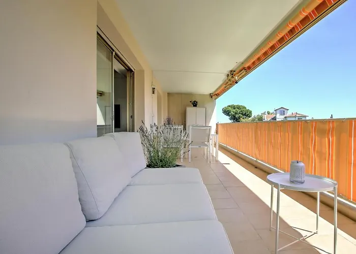 Modern Family 5 Min To +pool +garage