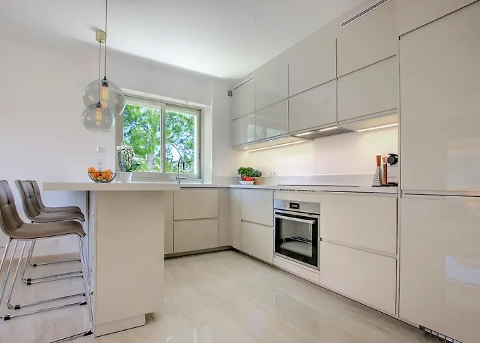 公寓 Modern Family 5 Min To +pool +garage 昂蒂布